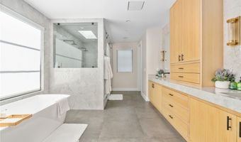 16846 Addison St, Encino, CA 91436