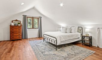 43630 Rainbow Ln, Angelus Oaks, CA 92305