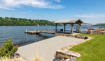 156 N Lake Shore Dr, Brookfield, CT 06804