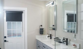 917 SHAGOS Dr, Apollo Beach, FL 33572