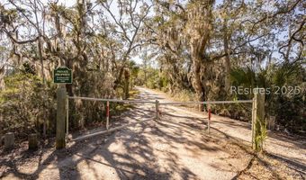 210 Old Plantation Dr, Beaufort, SC 29907