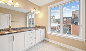 2111 RICHMOND Hwy 101, Alexandria, VA 22301