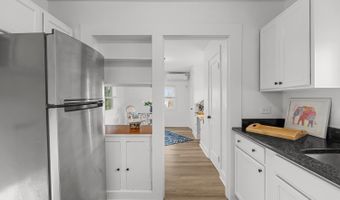 903 Park St, Altavista, VA 24517