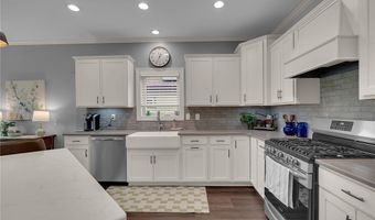 22 Deer View Dr, Akron, NY 14001