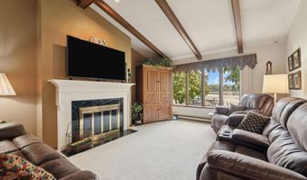 2213 SUNRISE Dr, Appleton, WI 54914