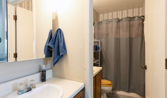 944 Sunburst Ln, Altoona, IA 50009