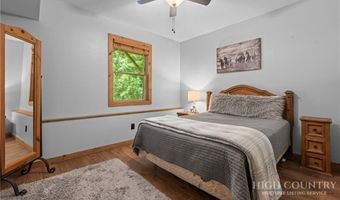 407 Signature Ridge Rd, Banner Elk, NC 28604