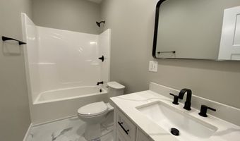 10 Trinton Ave, Bedford, IN 47421