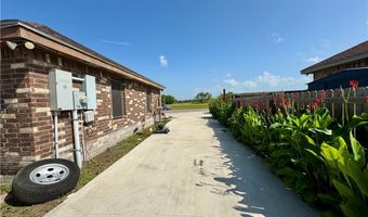 1521 Seabreeze St, Alice, TX 78332