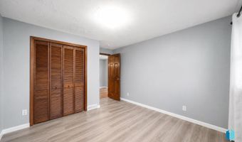 48246 264th St, Brandon, SD 57005