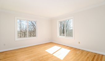 73 A Long Meadow Hill Rd, Brookfield, CT 06804