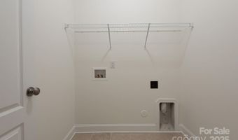 3943 Sky Dr, Charlotte, NC 28226