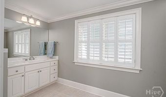 11 Turnbull Ln, Savannah, GA 31410