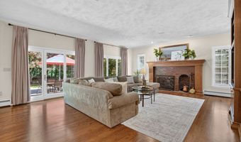 3 Newman Hill Dr, Andover, MA 01810