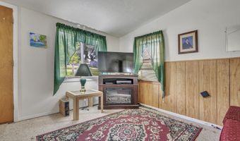 66 Gingles Dr, Arnolds Park, IA 51331