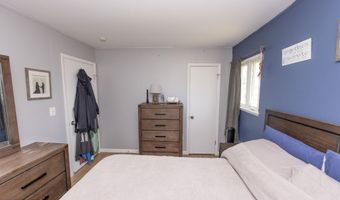 107 6th St, Barnegat, NJ 08005