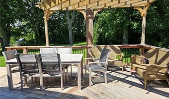 209 Coggeshall Ave, Newport, RI 02840