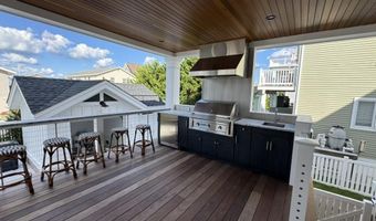 281 7th St, Avalon, NJ 08202