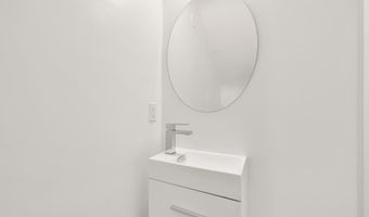 541 4TH St SE, Washington, DC 20003