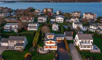 276 Bonnet Point Rd, Narragansett, RI 02882