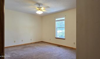 324 Circle R Dr, Benton, TN 37307