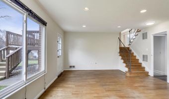 4503 TRAYMORE St, Bethesda, MD 20814