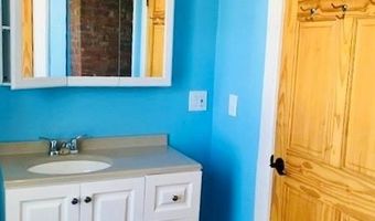 37 Lincoln Ave, Bristol, RI 02809