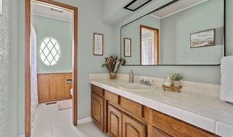 2208 Hickory Dr, Ardmore, OK 73401