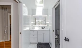 41 Holly Hill Ln, Cranston, RI 02921