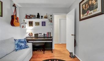 5 Van Gogh Ln, Airmont, NY 10901