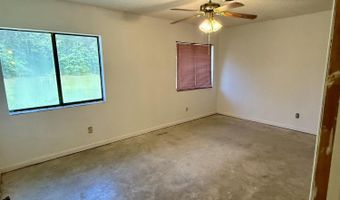 1474 Mandella Rd, Bonneau, SC 29431