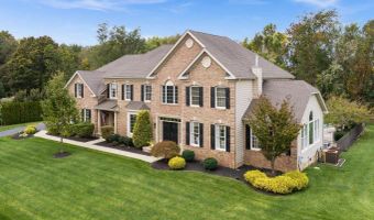 2 Sleepy Hollow Ct, Allentown, NJ 08501