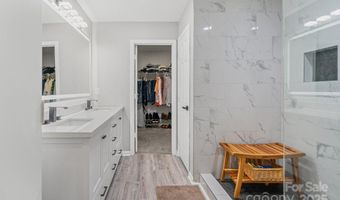 3902 Larkhaven Village Dr, Charlotte, NC 28215