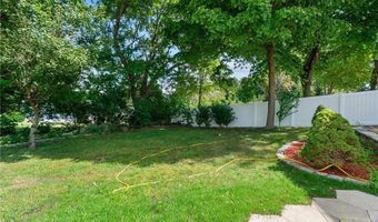 129 Simmonsville Ave, Johnston, RI 02919