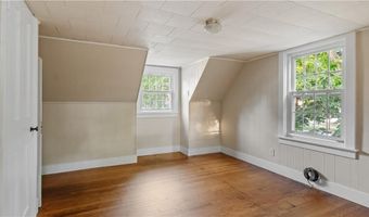 20 Bowen St, East Providence, RI 02916