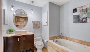515 Park Club Ln, Amherst, NY 14221