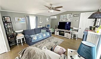 15 East Dr, East Providence, RI 02916