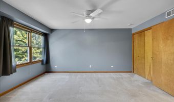 446 S Wenbriar Sq, Addison, IL 60101