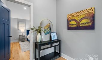 11 Upland Rd, Asheville, NC 28804