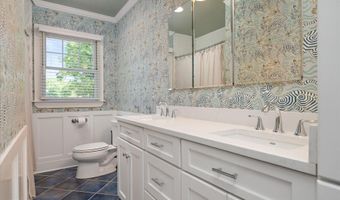 8 SHILEY St, Annapolis, MD 21401
