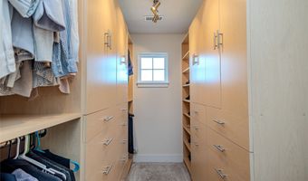 2203 NW Lakeside Ct, Ankeny, IA 50023
