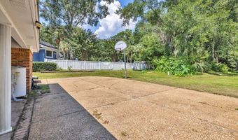 11512 Holly Bluff Cir, Biloxi, MS 39532