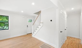 11 Budd Dr, Bethel, CT 06801
