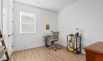 1592 Grayhawk Dr, Basehor, KS 66007