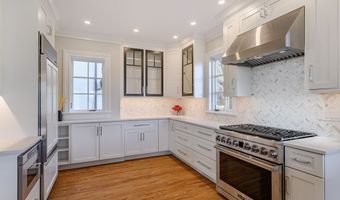 12 Runkenhage Rd, Darien, CT 06820
