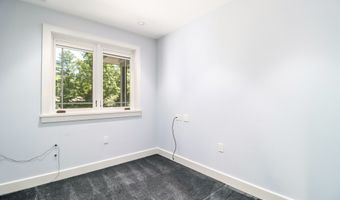 13 Kellogg St, Brookfield, CT 06804