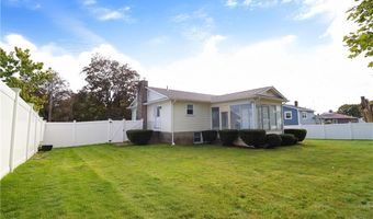 18 Meadowcrest Dr, Cumberland, RI 02864