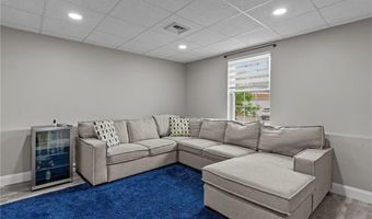 92 Dewolf Ave, Bristol, RI 02809