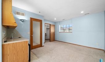 220 S Augusta Ave, Brandon, SD 57005