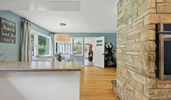 3 S Meadow Dr, Danbury, CT 06811